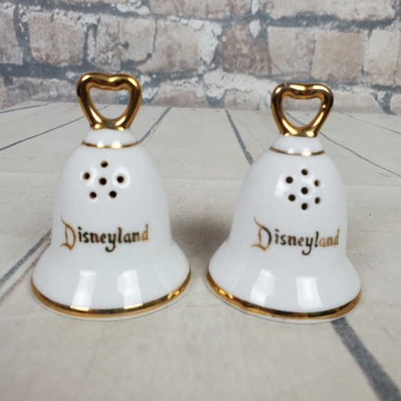 Vintage Disneyland Souvenir Bell Salt and Pepper Shakers Japan - Picture 5 of 13